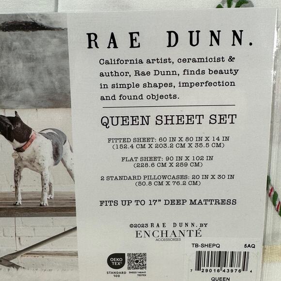 Rae Dunn by Enchante Merry Christmas Gingerbread House Candy Cane Queen Sheets - Picture 4 of 8